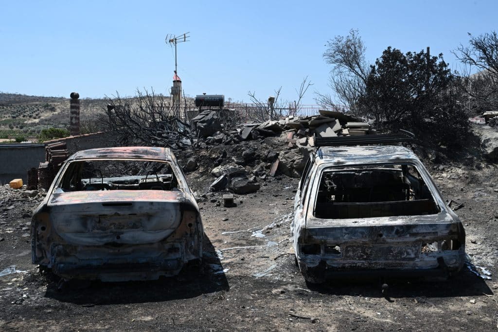 Στις πληγείσες περιοχές του δήμου Σαρωνικού κλιμάκιο του ΣΥΡΙΖΑ
