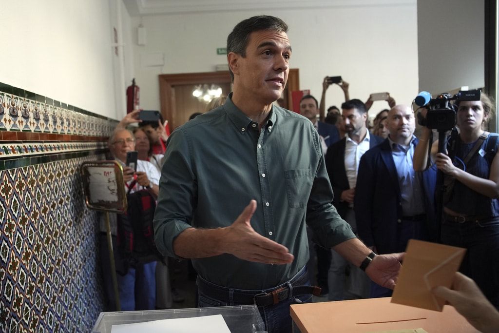 Ισπανία: Στις κάλπες οι ψηφοφόροι εν μέσω καύσωνα – Φαβορί η Δεξιά Ισπανία: Στις κάλπες οι ψηφοφόροι εν μέσω καύσωνα – Φαβορί η Δεξιά