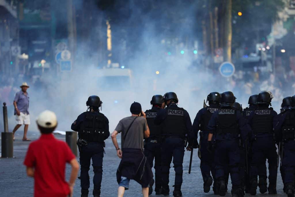 Γαλλία: Η δικαιοσύνη απαγορεύει πορεία κατά της αστυνομικής βαρβαρότητας