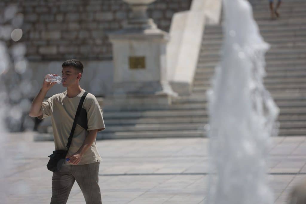 Κ. Λαγουβάρδος: Καμίνι η χώρα από την Τετάρτη – Η θερμοκρασία θα ξεπεράσει τους 40 βαθμούς