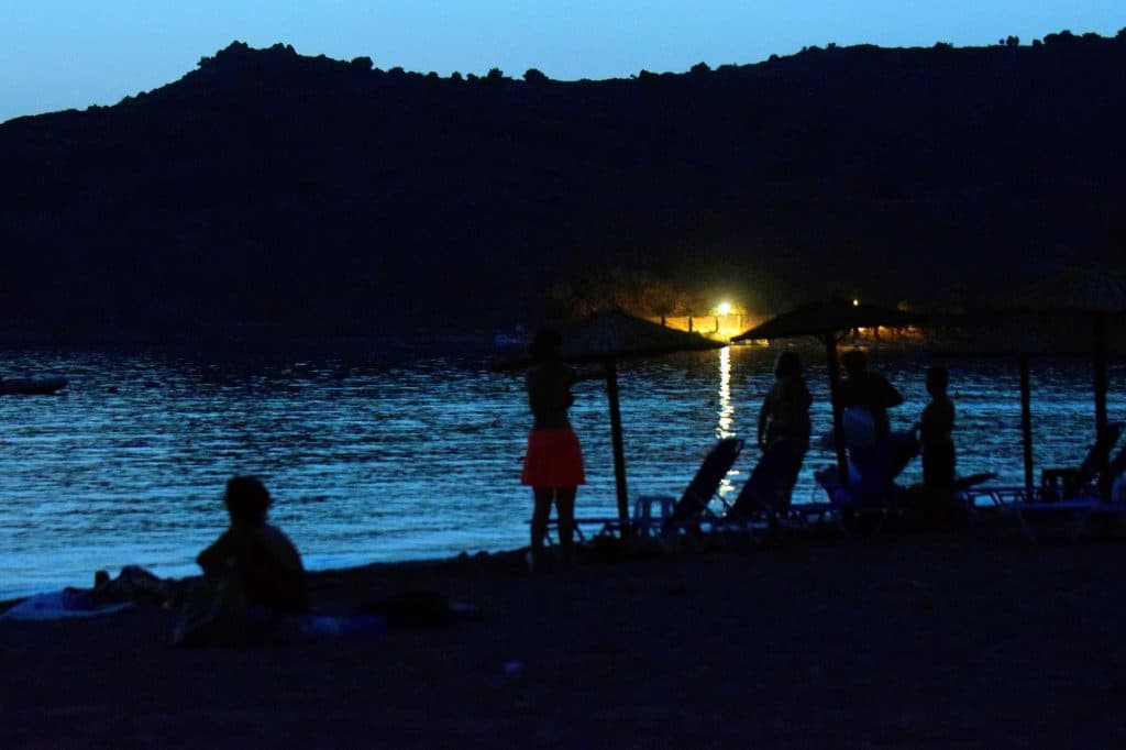 Καιρός – Meteo: Ο καύσωνας έφερε 30άρια σε 61 περιοχές το βράδυ – Οι 8 περιοχές με τις υψηλότερες θερμοκρασίες