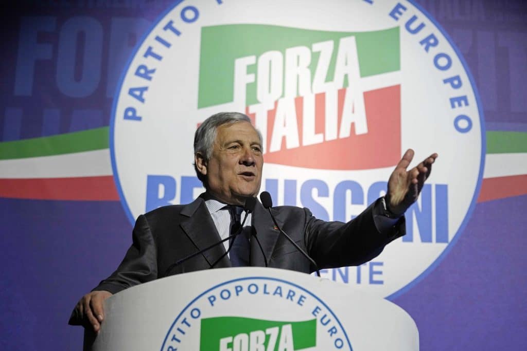 Στην ηγεσία του Forza Italia ο Αντόνιο Ταγιάνι – Διαδέχεται τον Σίλβιο Μπερλουσκόνι ο Ιταλός ΥΠΕΞ Στην ηγεσία του Forza Italia ο Αντόνιο Ταγιάνι – Διαδέχεται τον Σίλβιο Μπερλουσκόνι ο Ιταλός ΥΠΕΞ