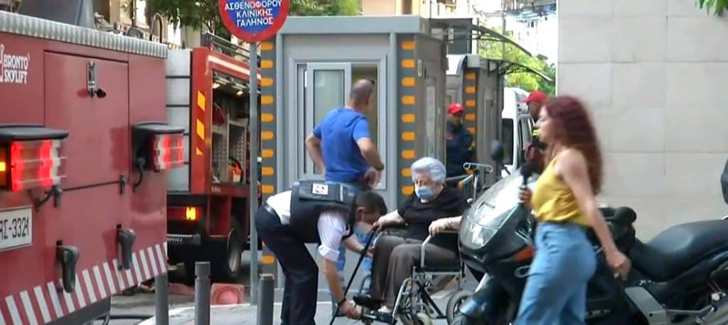 Θεσσαλονίκη: Εκκενώθηκε κλινική λόγω φωτιάς – Δεν υπήρξαν τραυματίες Θεσσαλονίκη: Εκκενώθηκε κλινική λόγω φωτιάς – Δεν υπήρξαν τραυματίες