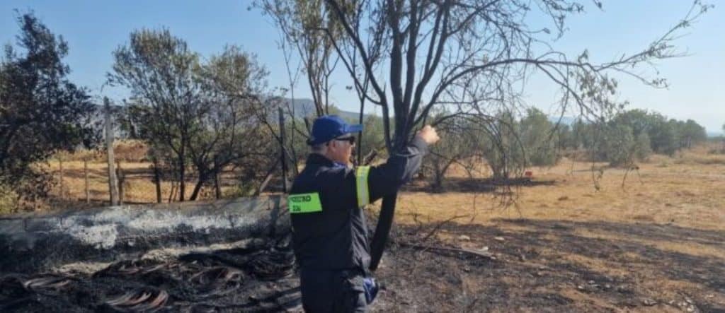 Βόλος: Για εμπρησμό από πρόθεση συνελήφθη 76χρονος την ώρα που έκαιγε ξερά χόρτα Βόλος: Για εμπρησμό από πρόθεση συνελήφθη 76χρονος την ώρα που έκαιγε ξερά χόρτα