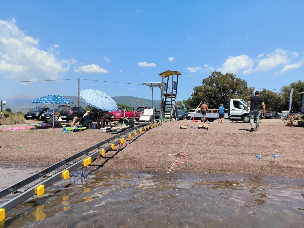 Ράχες: Τοποθετήθηκε η πρώτη ράμπα για ΑΜΕΑ σε παραλία (συνέντευξη). Ράχες: Τοποθετήθηκε η πρώτη ράμπα για ΑΜΕΑ σε παραλία (συνέντευξη).