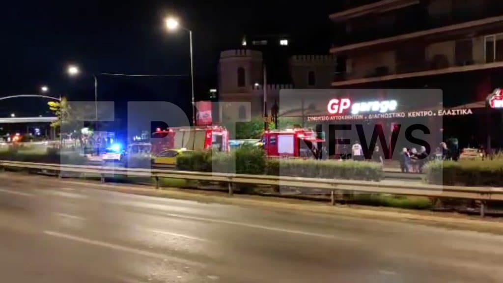 Φάληρο: Φωτιά σε συνεργείο αυτοκινήτων στο ρεύμα προς Αθήνα Φάληρο: Φωτιά σε συνεργείο αυτοκινήτων στο ρεύμα προς Αθήνα