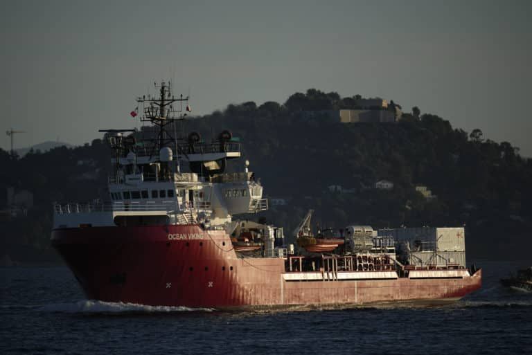 Διάσωση 438 μεταναστών από το πλοίο Ocean Viking στην κεντρική Μεσόγειο Διάσωση 438 μεταναστών από το πλοίο Ocean Viking στην κεντρική Μεσόγειο