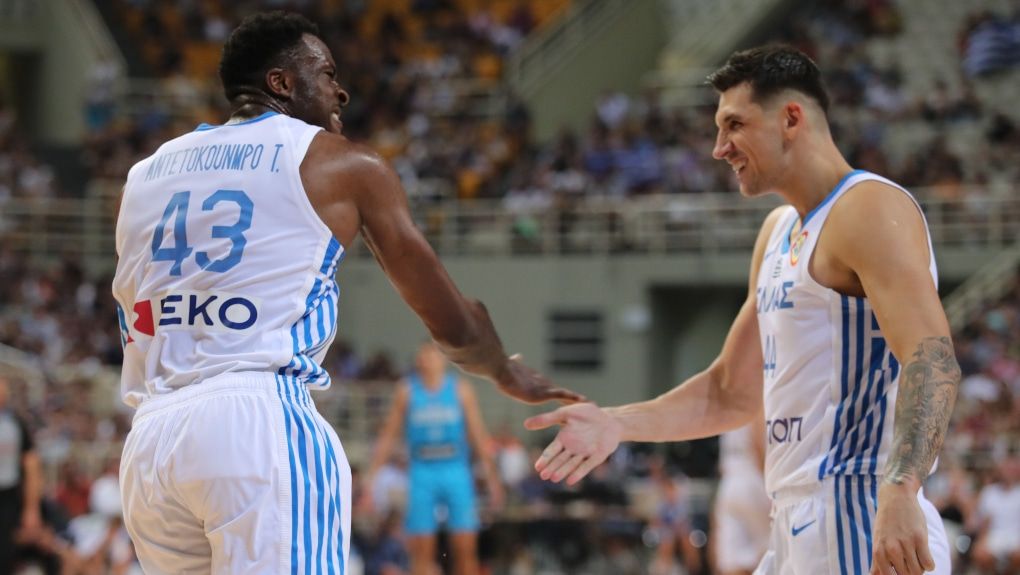 Η Εθνική έδειξε τα “δόντια” της με 88-77 επί της Σλοβενίας υπό το βλέμμα του Γκάλη Η Εθνική έδειξε τα “δόντια” της με 88-77 επί της Σλοβενίας υπό το βλέμμα του Γκάλη