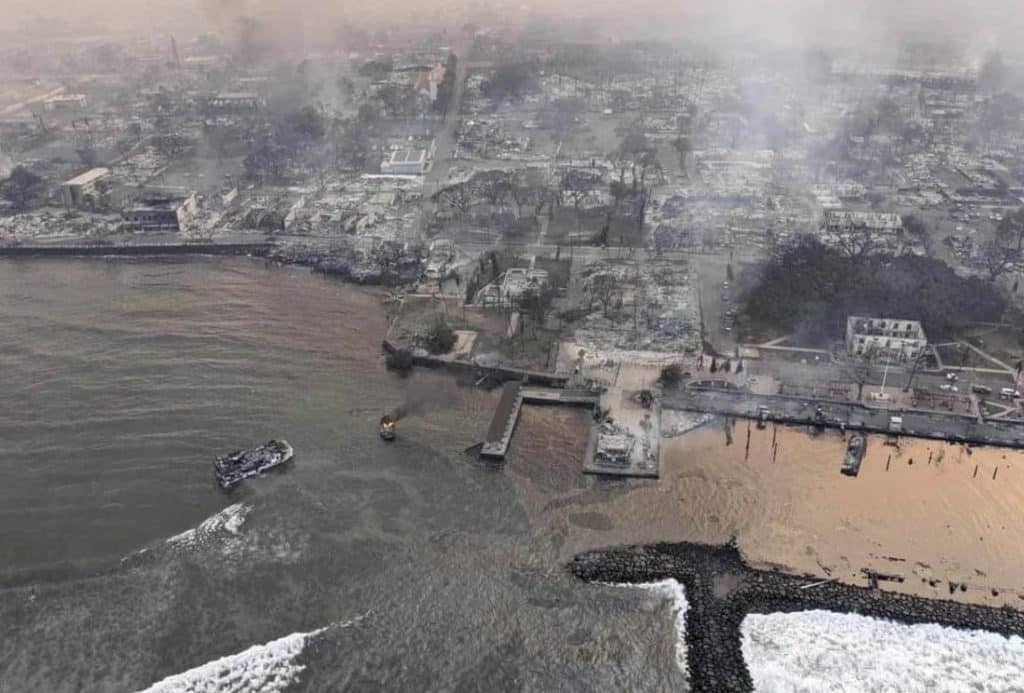 Oλική καταστροφή από τις πυρκαγιές στην Χαβάη που θρηνεί 6 νεκρούς – Συγκλονιστικές εικόνες από την πόλη Λαχαίνα Oλική καταστροφή από τις πυρκαγιές στην Χαβάη που θρηνεί 6 νεκρούς – Συγκλονιστικές εικόνες από την πόλη Λαχαίνα