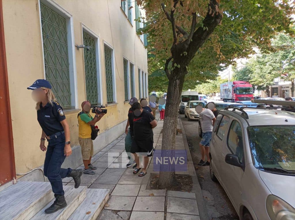 Σέρρες: Καταδικάστηκαν σε ένα χρόνο φυλάκιση με αναστολή και χρηματικό πρόστιμο οι Ρουμάνοι οπαδοί Σέρρες: Καταδικάστηκαν σε ένα χρόνο φυλάκιση με αναστολή και χρηματικό πρόστιμο οι Ρουμάνοι οπαδοί
