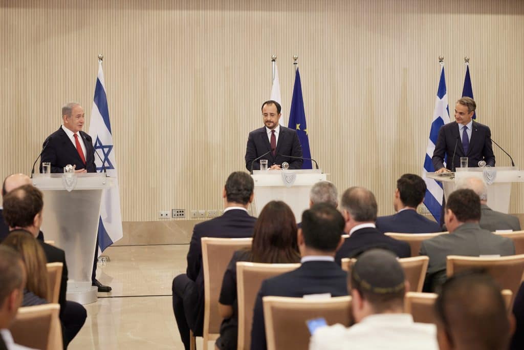 Σύνοδος Ελλάδας – Κύπρου – Ισραήλ: Στην κορυφή της ατζέντας η τριμερής συνεργασία και η επανεκκίνηση στις ελληνοτουρκικές σχέσεις