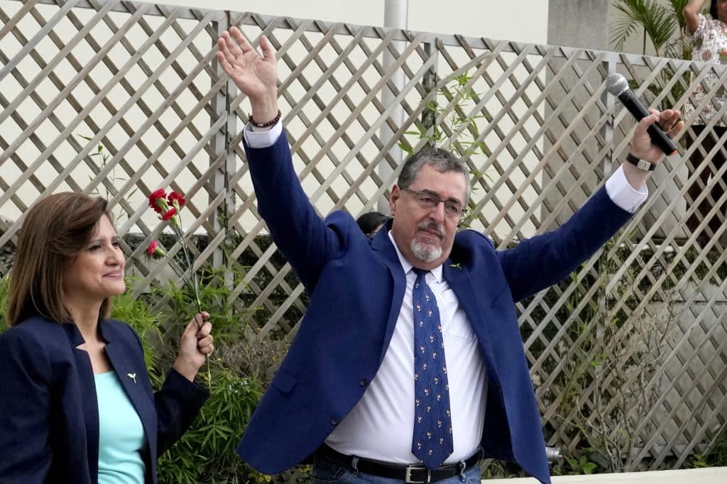 Γουατεμάλα: Δολοφονήθηκε μέλος του κόμματος του εκλεγμένου προέδρου Μπερνάρντο Αρέβαλο- Νεκρή και η σύζυγός του