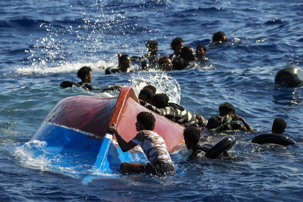 Ιταλία: Στην Λαμπεντούζα έφτασαν το τελευταίο εικοσιτετράωρο 593 μετανάστες και πρόσφυγες Ιταλία: Στην Λαμπεντούζα έφτασαν το τελευταίο εικοσιτετράωρο 593 μετανάστες και πρόσφυγες