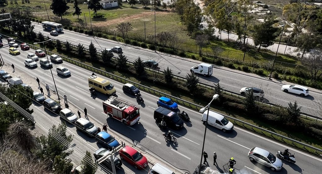 Τροχαίο χθες στη λεωφόρο Βουλιαγμένης, στο ύψος της Γλυφάδας – ΙΧ παρέσυρε 14χρονη, καλά στη υγεία της