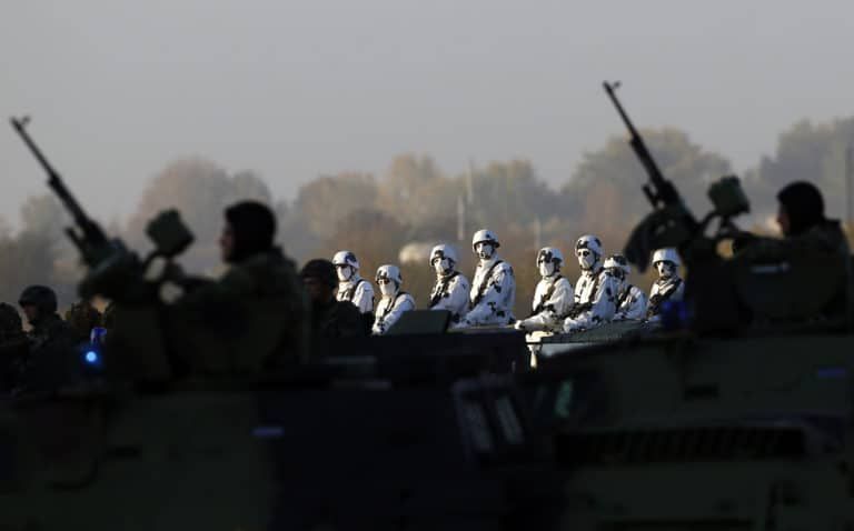 ΗΠΑ: Η Σερβία άρχισε να «αποσύρει» στρατεύματα από τα σύνορα με το Κόσοβο ΗΠΑ: Η Σερβία άρχισε να «αποσύρει» στρατεύματα από τα σύνορα με το Κόσοβο