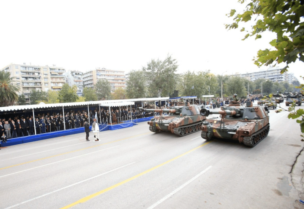 Θεσσαλονίκη: Κορυφώνονται οι εκδηλώσεις του εορταστικού τριημέρου-H στρατιωτική παρέλαση και η επίδειξη του μαχητικού αεροσκάφους F-16 Θεσσαλονίκη: Κορυφώνονται οι εκδηλώσεις του εορταστικού τριημέρου-H στρατιωτική παρέλαση και η επίδειξη του μαχητικού αεροσκάφους F-16