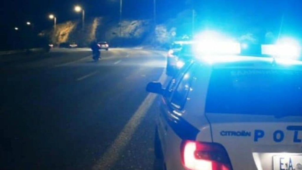 Σοβαρό τροχαίο τα ξημερώματα στο Παγκράτι – Εγκλωβισμένος ένας επιβάτης