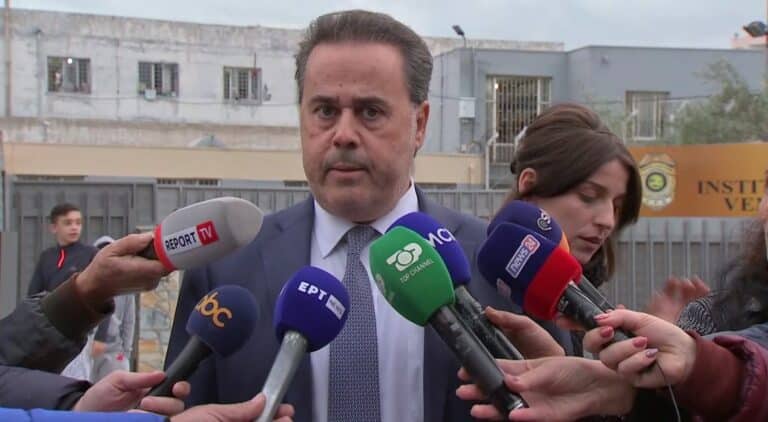 Η αποστολή Παπασταύρου στην Αλβανία για τον Φρέντι Μπελέρη και το σαφές μήνυμα στον Ράμα