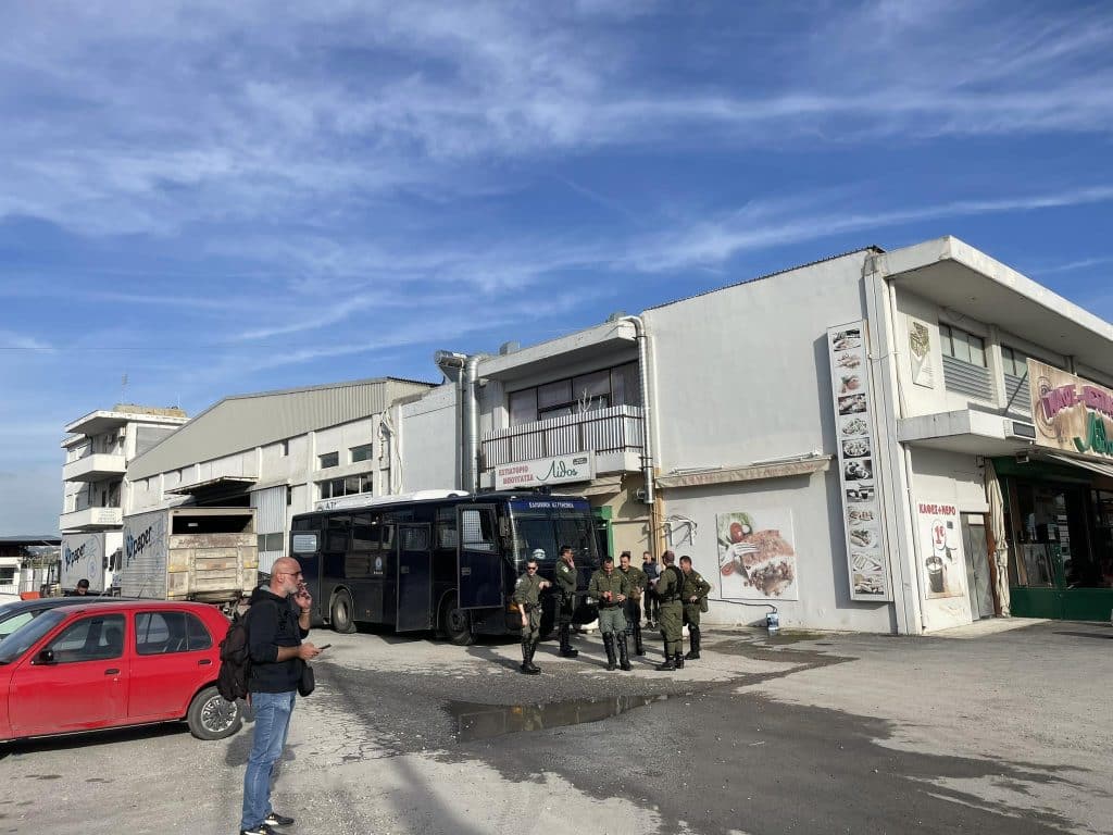 Θεσσαλονίκη: Διαμαρτυρία Ρομά έξω από τον οικισμό “Αγία Σοφία”