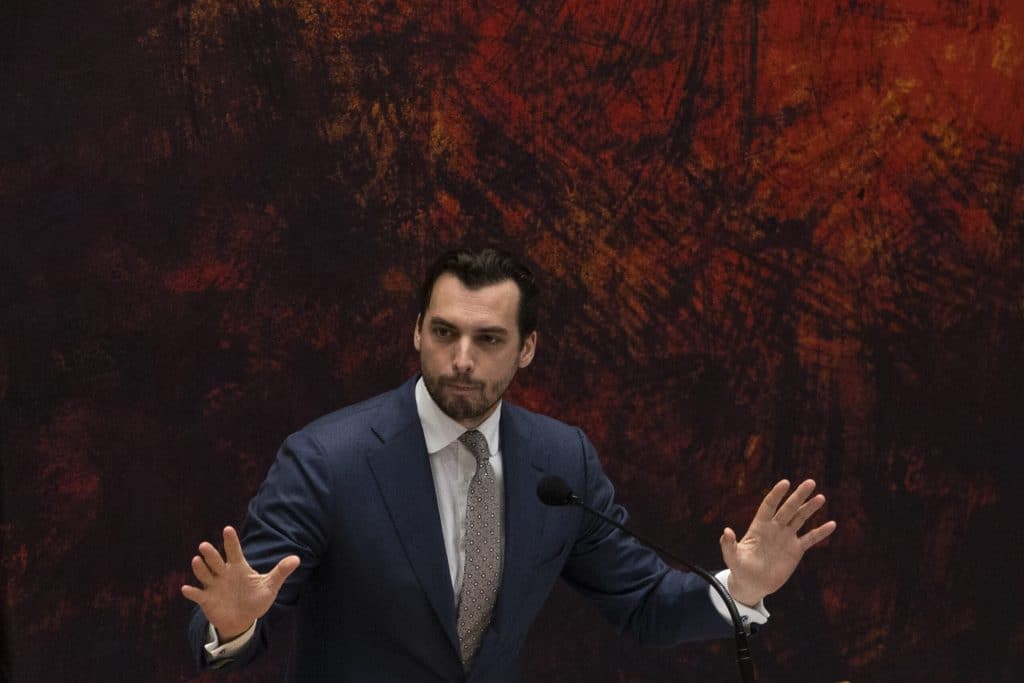 Επίθεση με μπουκάλι στο κεφάλι δέχθηκε ο ηγέτης του ολλανδικού ακροδεξιού κόμματος Τιερί Μποντέ, προπαραμονή των βουλευτικών εκλογών Επίθεση με μπουκάλι στο κεφάλι δέχθηκε ο ηγέτης του ολλανδικού ακροδεξιού κόμματος Τιερί Μποντέ, προπαραμονή των βουλευτικών εκλογών