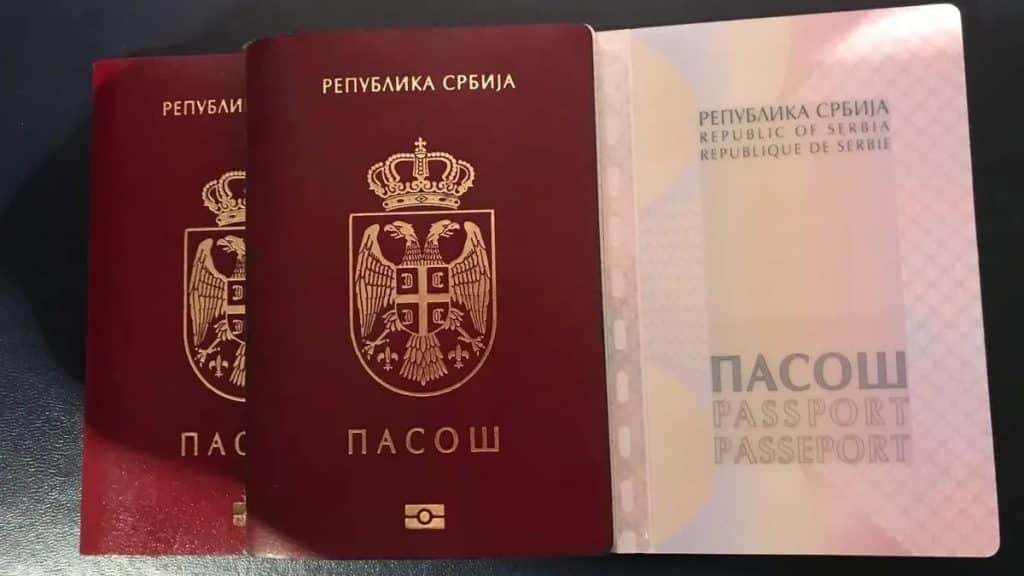 Η ΕΕ εισηγείται ταξίδια χωρίς βίζα για τους Σέρβους στο Κοσσυφοπέδιο