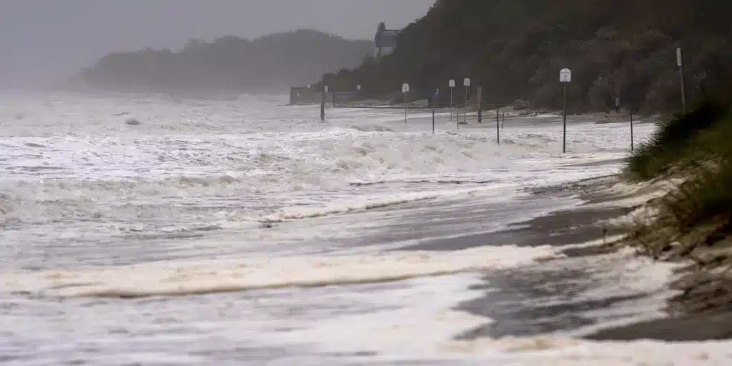 Ένας νεκρός στη Γαλλία από την καταιγίδα Κιαράν
