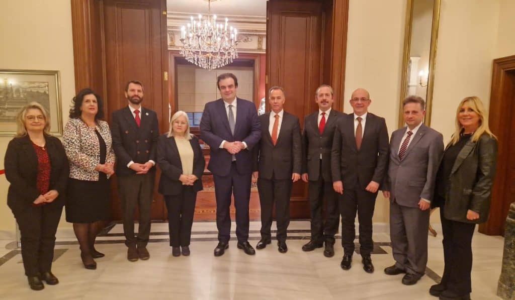 Επίσκεψη Κυρ. Πιερρακάκη στα σχολεία της ομογένειας στην Κωνσταντινούπολη