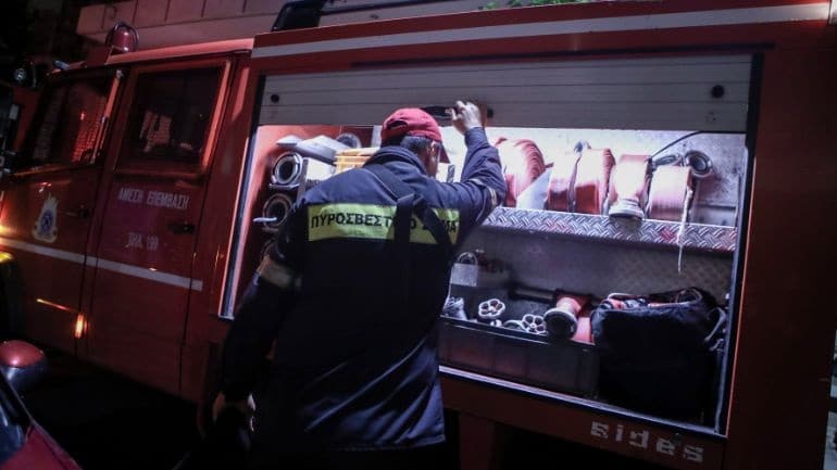 Νεκρός εντοπίστηκε άνδρας μέσα σε αυτοκίνητο που κάηκε στο Μενίδι Νεκρός εντοπίστηκε άνδρας μέσα σε αυτοκίνητο που κάηκε στο Μενίδι