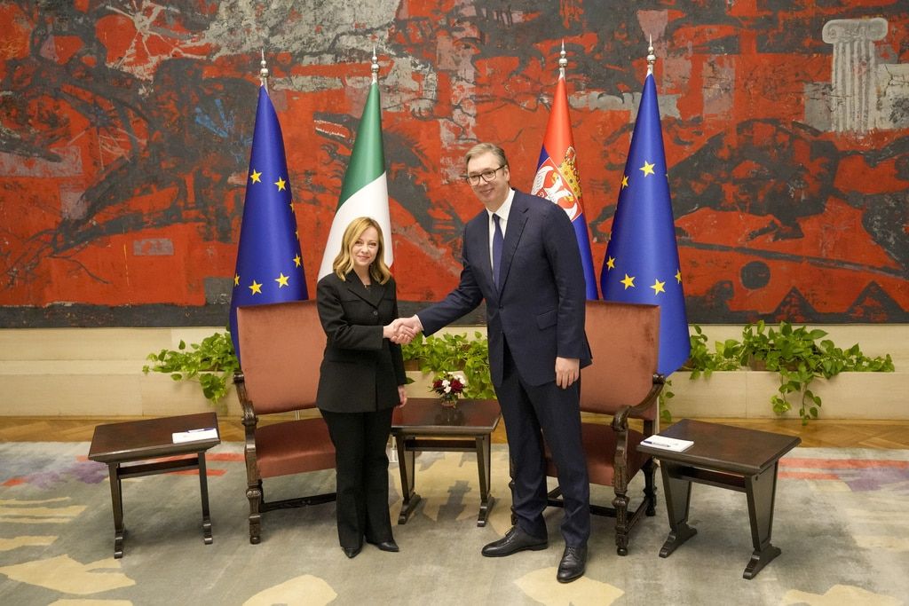 Υπέρ της διεύρυνσης της ΕΕ με την ένταξη των Δ. Βαλκανίων τάχθηκε η Τζ. Μελόνι κατά την συνάντηση της με τον Αλ. Βούτσιτς Υπέρ της διεύρυνσης της ΕΕ με την ένταξη των Δ. Βαλκανίων τάχθηκε η Τζ. Μελόνι κατά την συνάντηση της με τον Αλ. Βούτσιτς