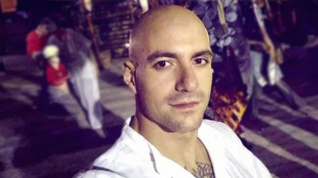 Πέθανε ο αστυνομικός που δέχτηκε τη δολοφονική επίθεση με τη ναυτική φωτοβολίδα στου Ρέντη Πέθανε ο αστυνομικός που δέχτηκε τη δολοφονική επίθεση με τη ναυτική φωτοβολίδα στου Ρέντη