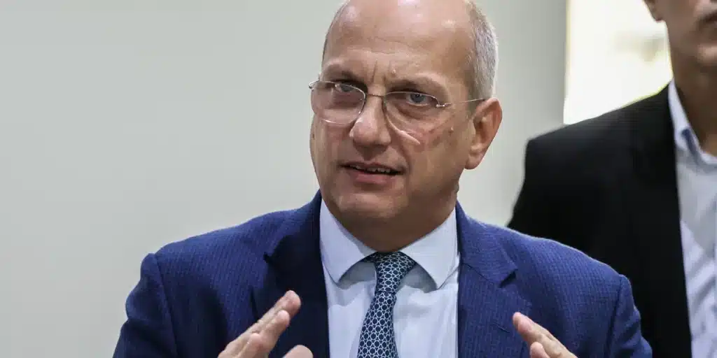 Γιάννης Οικονόμου: Ο αστυνομικός δέχτηκε δολοφονική επίθεση, οι αγέλες χούλιγκαν δεν πρέπει να βρίσκουν στήριξη από κανέναν