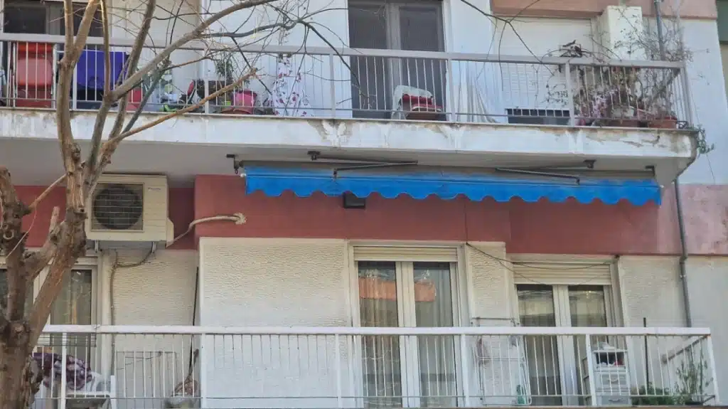 Οικογενειακή τραγωδία στη Θεσσαλονίκη: Περίπου 10 ημέρες ήταν νεκροί πατέρας και γιος – Τι έδειξε η ιατροδικαστική εξέταση