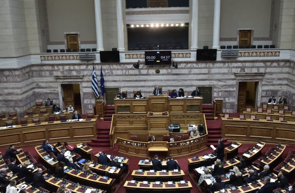 Βουλή: Συνεχίζεται η συζήτηση για τα ομόφυλα ζευγάρια – Δείτε live Βουλή: Συνεχίζεται η συζήτηση για τα ομόφυλα ζευγάρια – Δείτε live