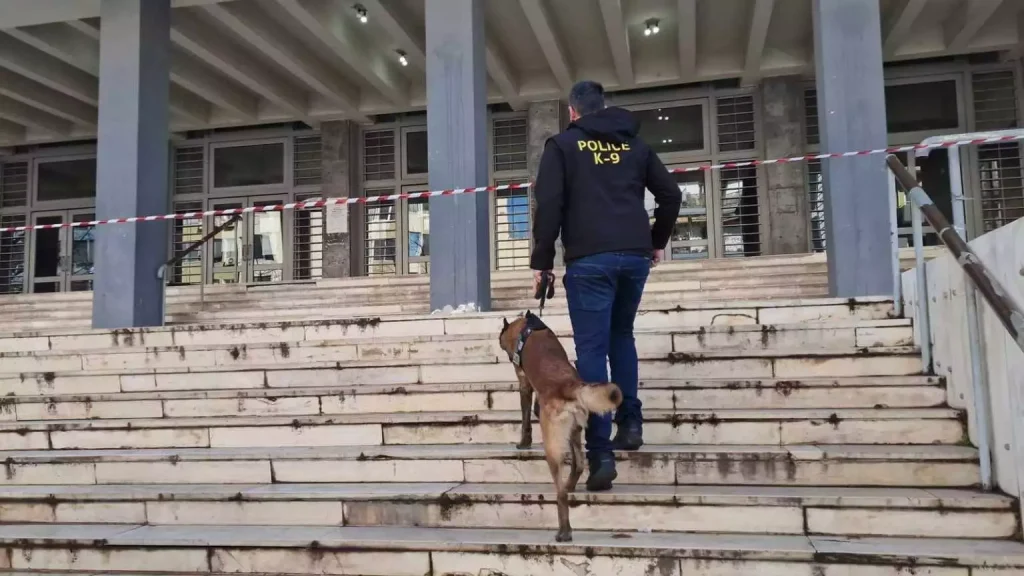 Θεσσαλονίκη: Βόμβα είχε μέσα ο φάκελος στα δικαστήρια – Ήταν για την πρόεδρο Εφετών Θεσσαλονίκη: Βόμβα είχε μέσα ο φάκελος στα δικαστήρια – Ήταν για την πρόεδρο Εφετών