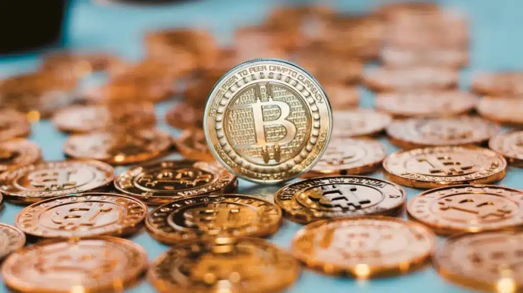 Έντονες διακυμάνσεις για το bitcoin – Πληθαίνουν οι προειδοποιήσεις για «φούσκα»