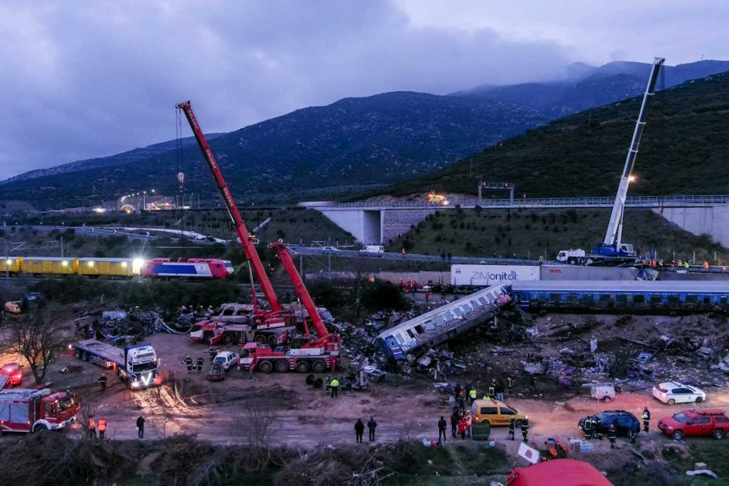 Τέμπη: Καταγγελία σοκ για τον σταθμάρχη – «Το βράδυ του δυστυχήματος ήταν με ιερόδουλη μες στο σταθμαρχείο»