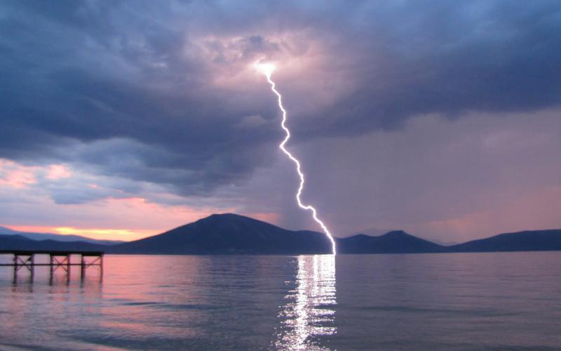 Τραγωδία στη Χαλκιδική: Κεραυνός χτύπησε 13χρονη – Πώς έγινε το δυστύχημα Τραγωδία στη Χαλκιδική: Κεραυνός χτύπησε 13χρονη – Πώς έγινε το δυστύχημα