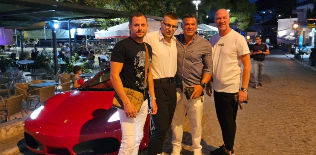 Διάσημοι και super cars βρέθηκαν το Σαββατοκύριακο στο Δομοκό Διάσημοι και super cars βρέθηκαν το Σαββατοκύριακο στο Δομοκό