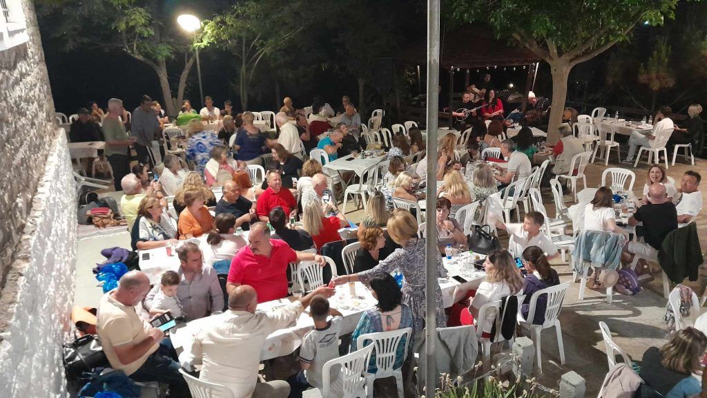 Με επιτυχία πραγματοποιήθηκε η 7η Λαϊκή βραδιά στην Αχλαδιά Δομοκού Με επιτυχία πραγματοποιήθηκε η 7η Λαϊκή βραδιά στην Αχλαδιά Δομοκού