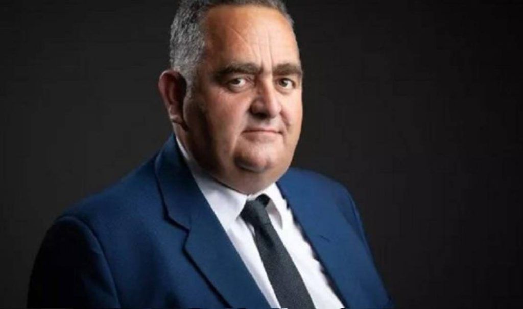 Ο Φρέντι Μπελέρης καθαιρέθηκε από δήμαρχος Χειμάρρας