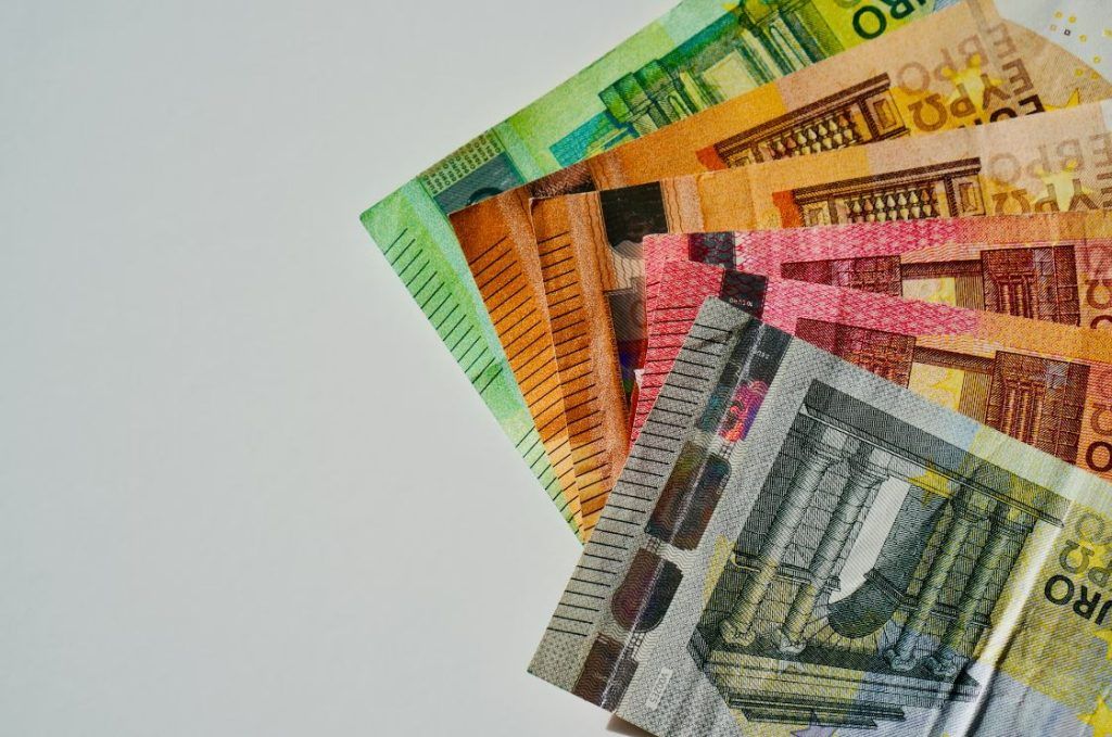 Μηνιαίο κρατικό επίδομα 500 ευρώ σε γονείς και γιαγιάδες: Aυτά είναι τα “μυστικά” που πρέπει να γνωρίζετε για την καταβολή του Μηνιαίο κρατικό επίδομα 500 ευρώ σε γονείς και γιαγιάδες: Aυτά είναι τα “μυστικά” που πρέπει να γνωρίζετε για την καταβολή του