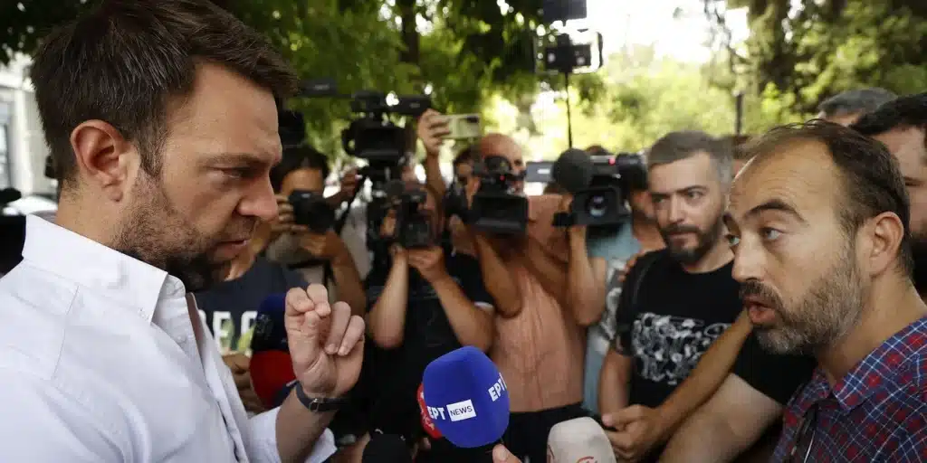 Βαριά υπονοούμενα Τσέκερη: Δημοσιεύστε μισθούς και προσλήψεις επί Κασσελάκη και θα δούμε ποιος ξανακατεβαίνει πρόεδρος
