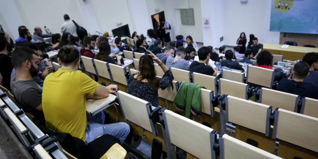 Μετεγγραφές φοιτητών 2024: 5+1 βασικά σημεία που πρέπει να γνωρίζουν οι ενδιαφερόμενοι -Τι αλλάζει από φέτος Μετεγγραφές φοιτητών 2024: 5+1 βασικά σημεία που πρέπει να γνωρίζουν οι ενδιαφερόμενοι -Τι αλλάζει από φέτος