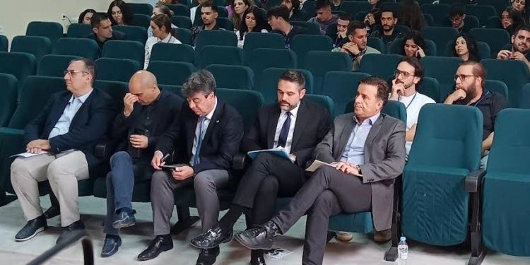Ο Γ. Σαρακιώτης στο 18ο Συνέδριο της Εταιρείας Υπολογιστικής Βιολογίας & Βιοπληροφορικής στη Λαμία Ο Γ. Σαρακιώτης στο 18ο Συνέδριο της Εταιρείας Υπολογιστικής Βιολογίας & Βιοπληροφορικής στη Λαμία
