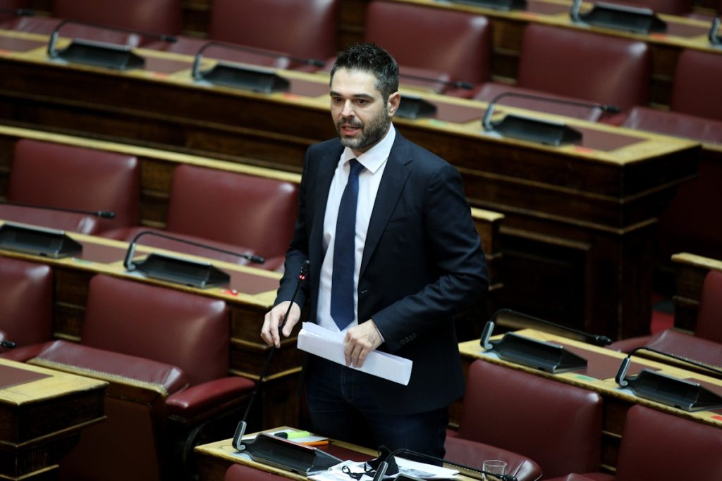 Ανεξαρτητοποιήθηκε ο Γιάννης Σαρακιώτης: «Έκρουσα τον κώδωνα του κινδύνου, αλλά δεν εισακούστηκα» Ανεξαρτητοποιήθηκε ο Γιάννης Σαρακιώτης: «Έκρουσα τον κώδωνα του κινδύνου, αλλά δεν εισακούστηκα»