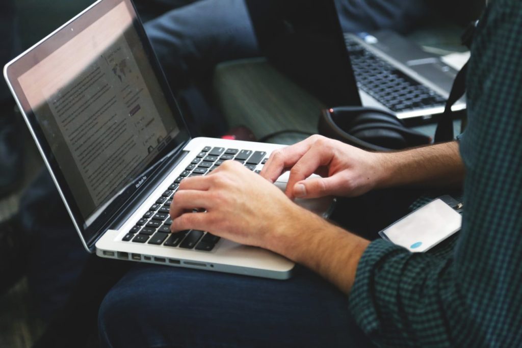 Πάρε Voucher έως 1.600 ευρώ για αγορά laptop- Άνοιξαν οι αιτήσεις