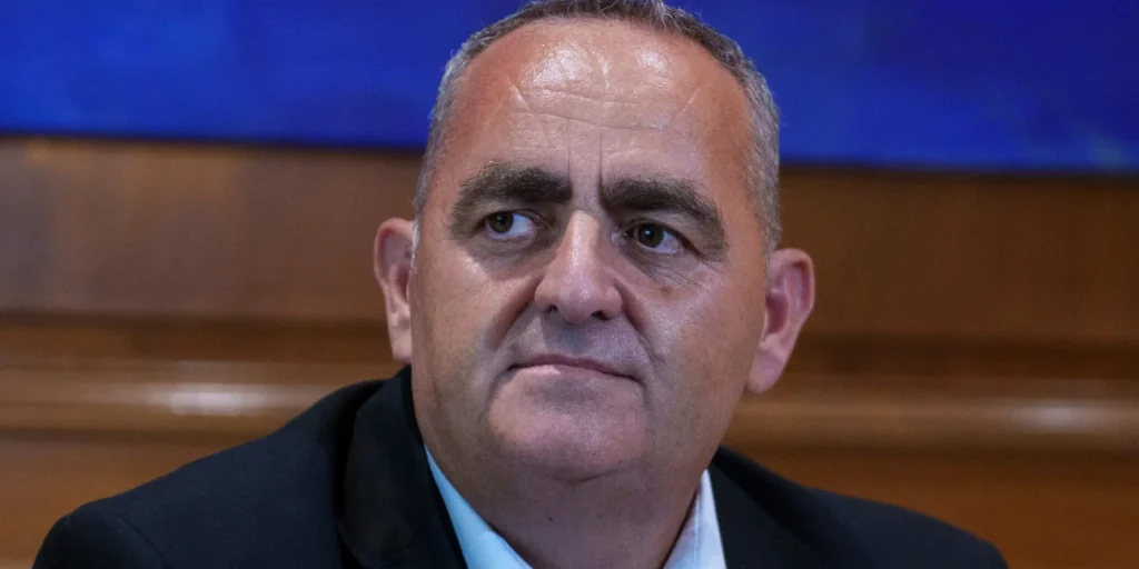 O Μπελέρης επισκέφθηκε τον Αρχιεπίσκοπο Αναστάσιο στον Ευαγγελισμό -«Είναι ο πνευματικός μου πατέρας» O Μπελέρης επισκέφθηκε τον Αρχιεπίσκοπο Αναστάσιο στον Ευαγγελισμό -«Είναι ο πνευματικός μου πατέρας»