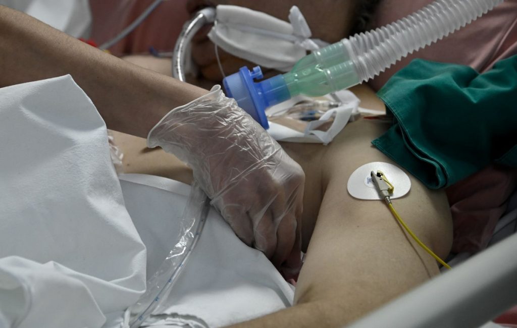 «Συναγερμός» στον ΕΟΔΥ για την Πάτρα ενόψει καρναβαλιού, μετά τον θάνατο του 20χρονου από μηνιγγίτιδα