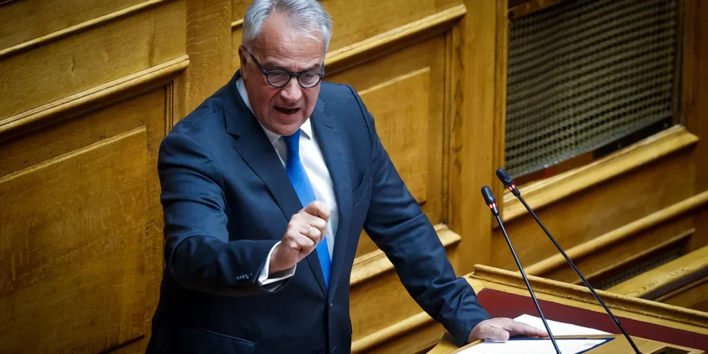 “Έκρηξη” Βορίδη στη Βουλή: “Αν είσαι λεβέντης σήκω όρθιος να πεις ότι η Κυβέρνηση σκότωσε έναν άνθρωπο”