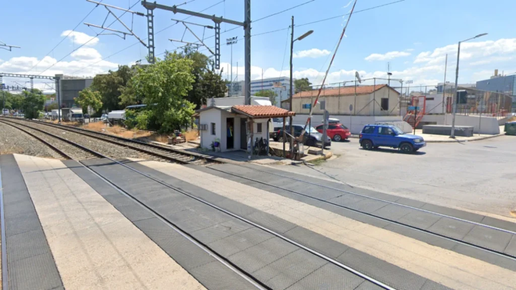 Συνελήφθη σεκιούριτι που ξέχασε ανοιχτές τις μπάρες του ΟΣΕ στη Χαμοστέρνας – Διερχόμενος οδηγός κάλεσε την αστυνομία Συνελήφθη σεκιούριτι που ξέχασε ανοιχτές τις μπάρες του ΟΣΕ στη Χαμοστέρνας – Διερχόμενος οδηγός κάλεσε την αστυνομία
